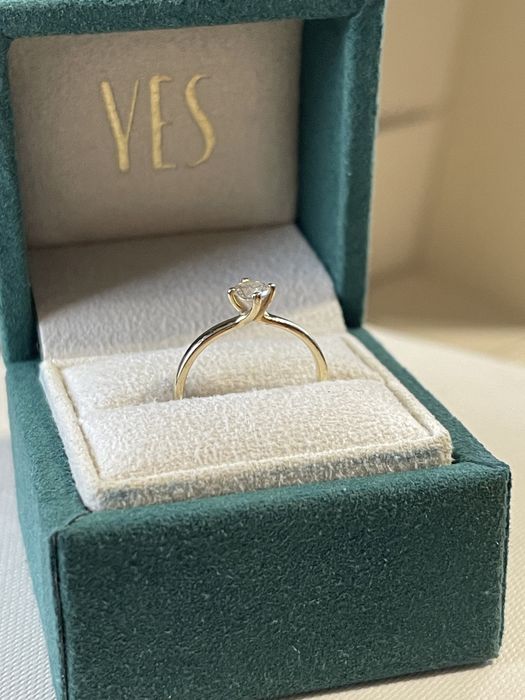 Złoty pierścionek YES diament 0,25ct certyfikat