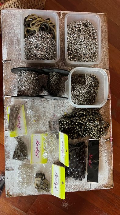 Lote de peças para bijuteria