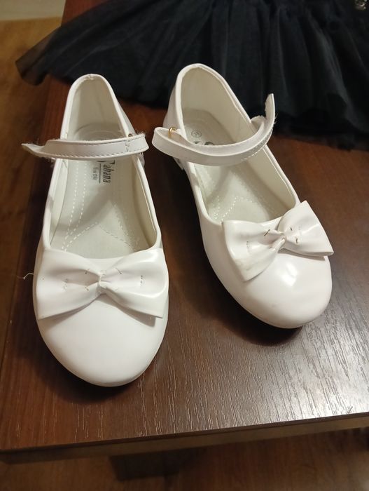 Balerinki białe bluska biała sukienka