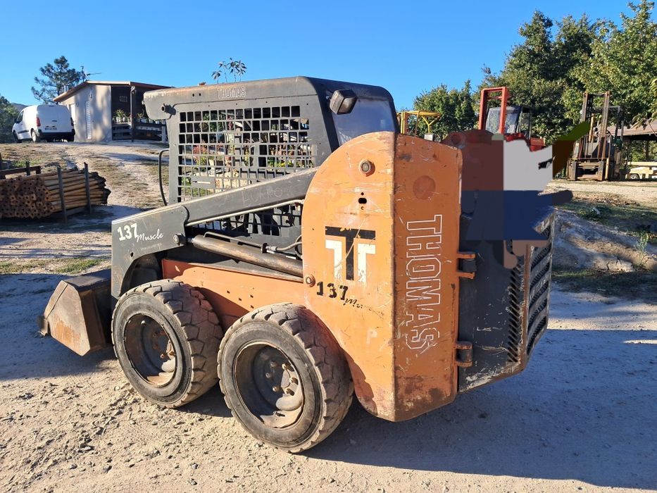 Vendo bobekat THOMAS com motor kobota com matricula