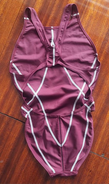 Продам спортивный купальник