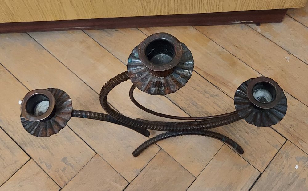 Świecznik kandelabr metalowy kuty trójramienny