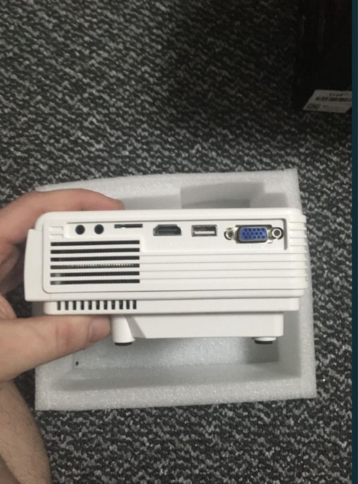 проектор лед новий