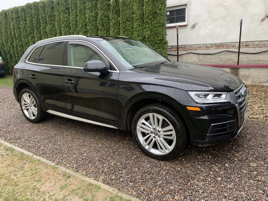 Фонарь Audi Q5 80A
