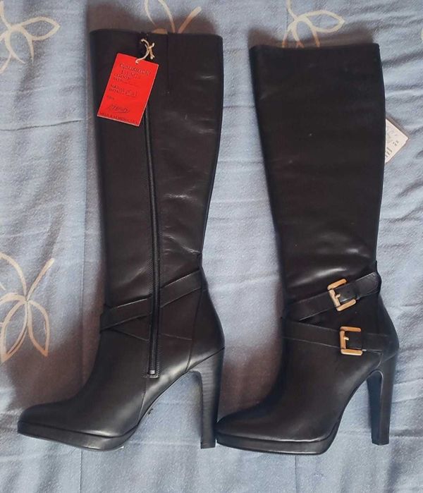 Bota preta cano alto