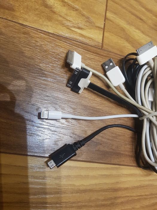 Kable usb lub ładowarki. Samsung iphone i inne