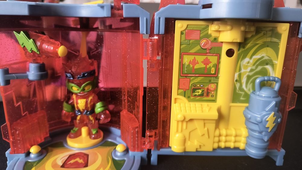 Kid Fury baza Superzings