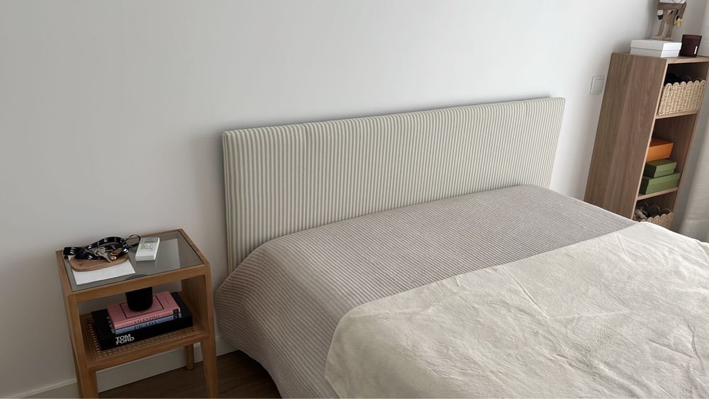 Cabeceira estofada Klarma nova