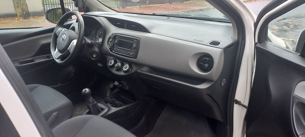 Toyota Yaris w dobrym stanie. Garażowany
