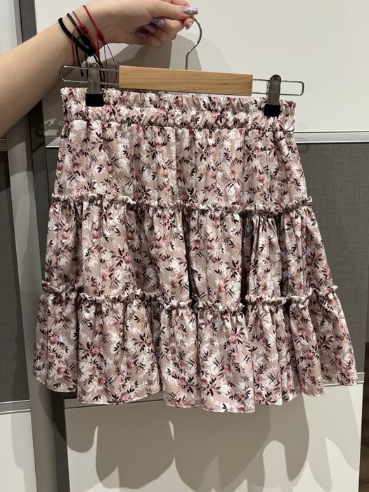 Spodniczka w kwiatki