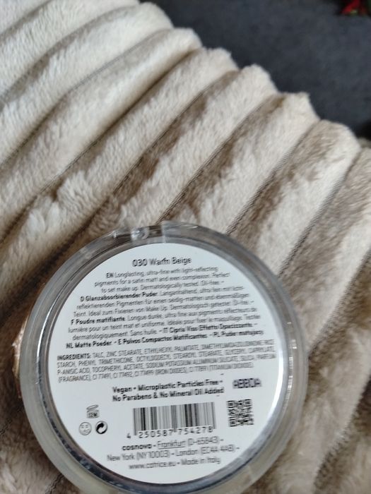 Puder w kamieniu Catrice