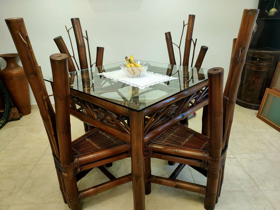 Conjunto único, Mesa em bambu com 4 cadeiras