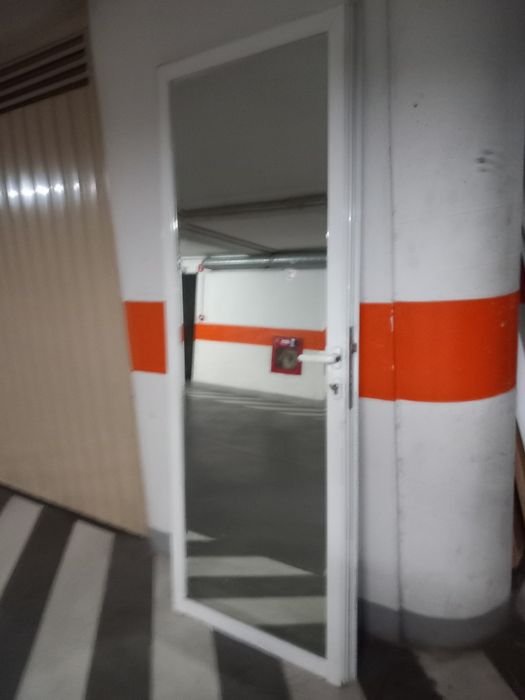 Porta alumínio  210