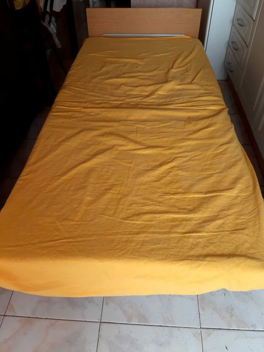 Cama dobrável de ferro (solteiro)