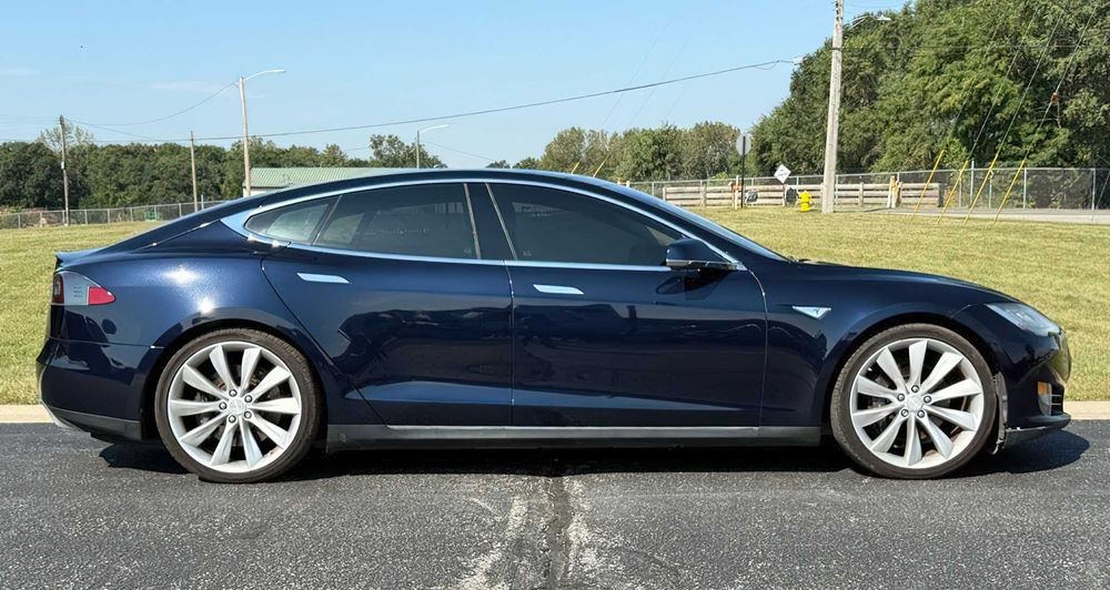 Tesla Model S Performance      2013