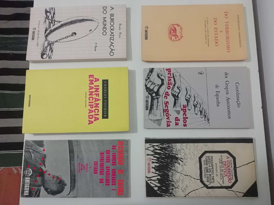 Antígona - livros vários