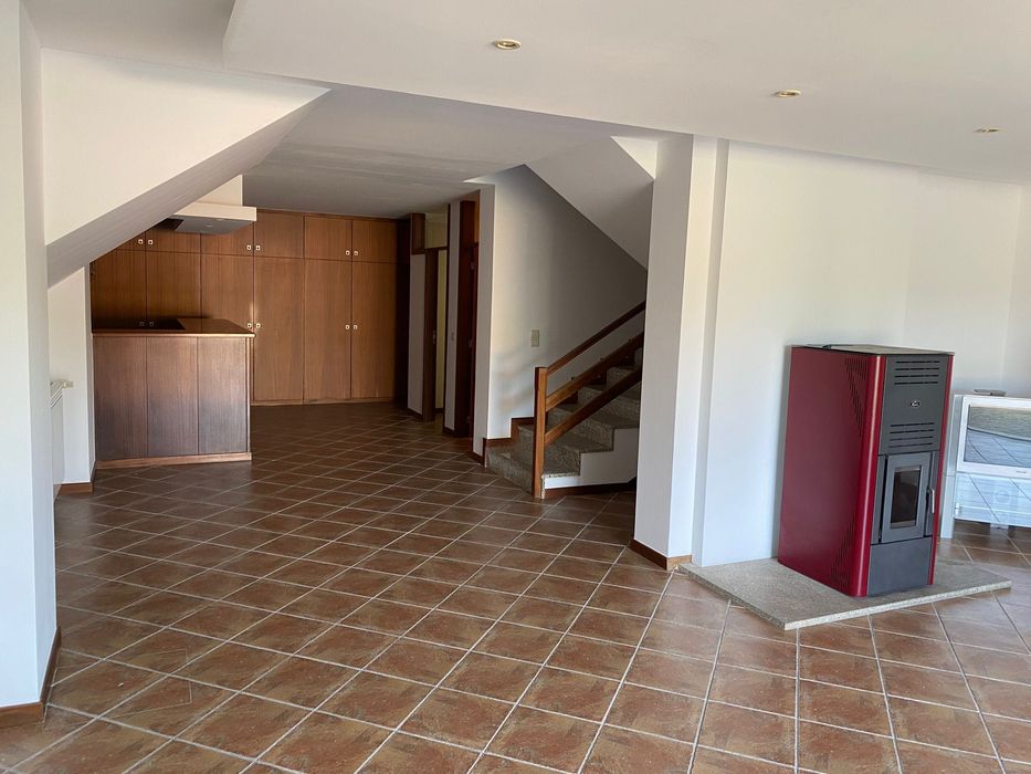 Moradia V4 para Arrendamento