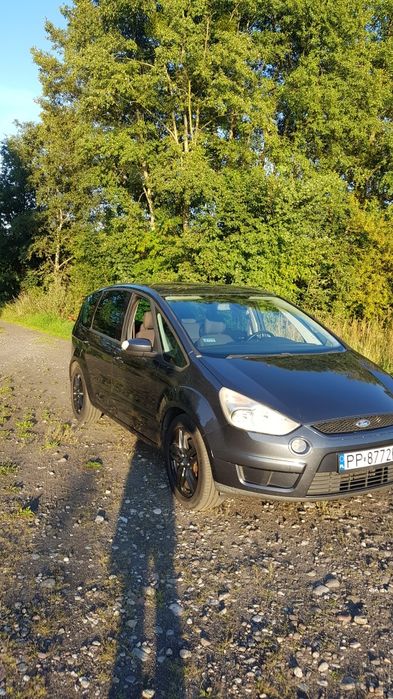 Ford s max benzyna