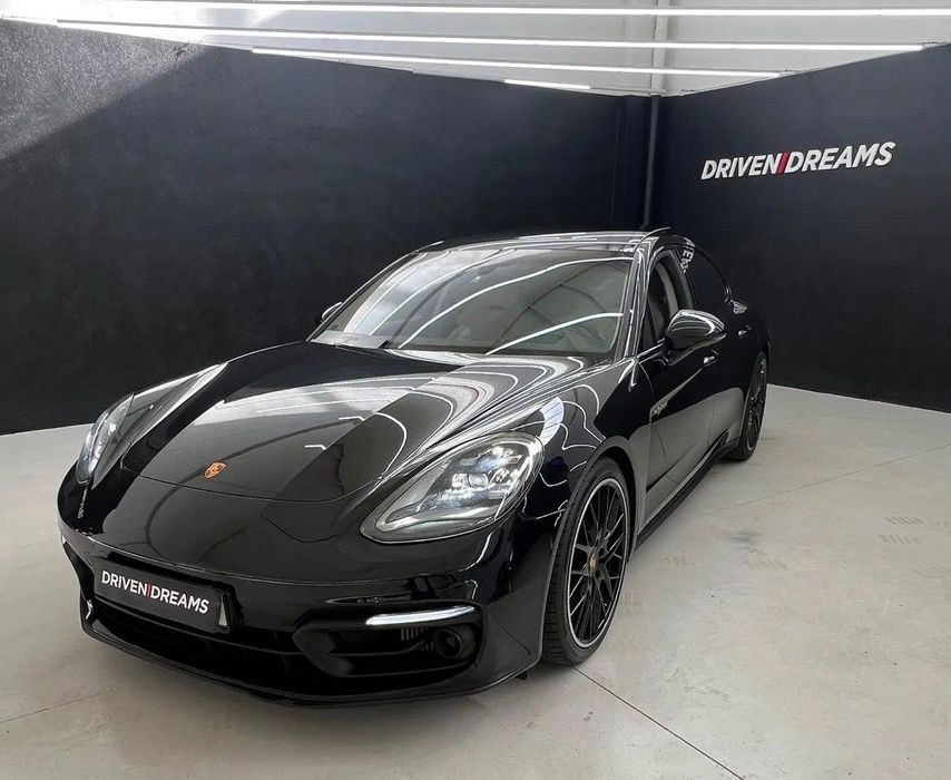 Porsche Panamera 4 E-Hybrid Platinum Edition