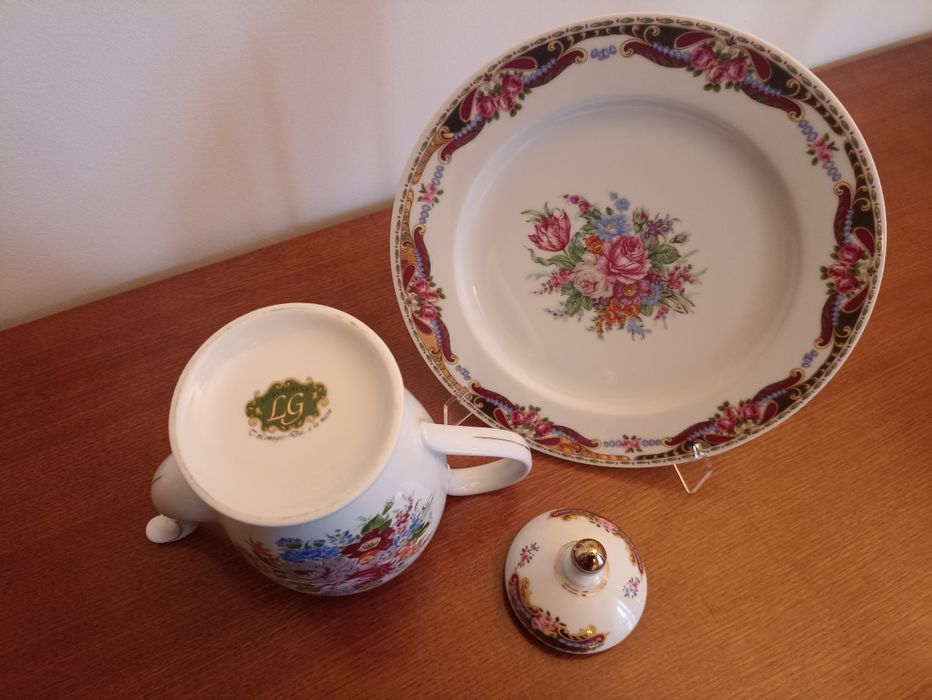 Conjunto Porcelana Prato + Bule - "LG Porcelaine - T. Limoges"