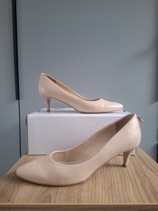 Beżowe czółenka wojas skóra naturalna rozmiar 40