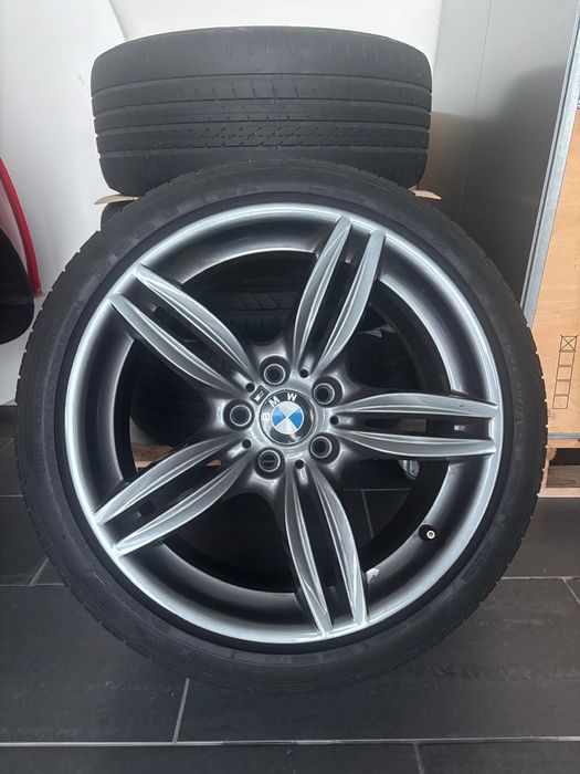 Vendo conjunto de 4 jantes BMW M com pneus