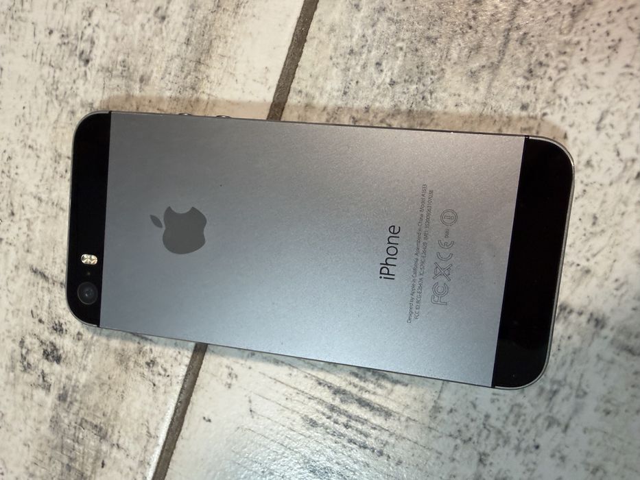 Iphone 5S 16Gb Неверлок ios 12 Bat 78% touch id не работает