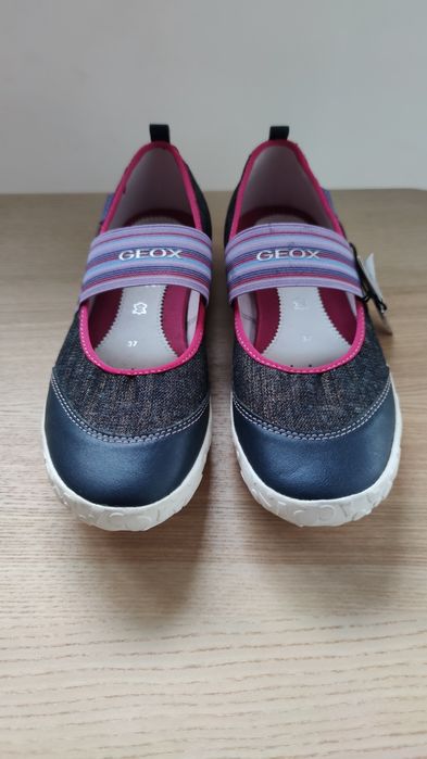 Sapatos Geox tamanho 37