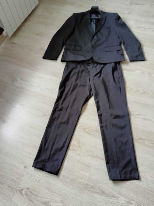 Sprzedam garnitur męski