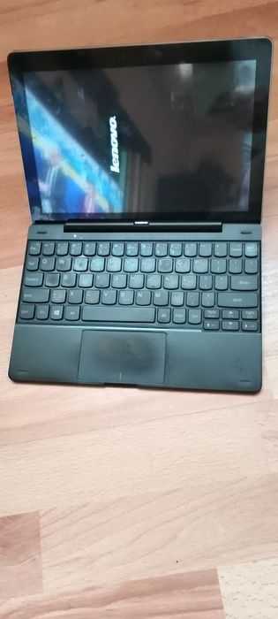 Lenovo 10 cali uszkodzony