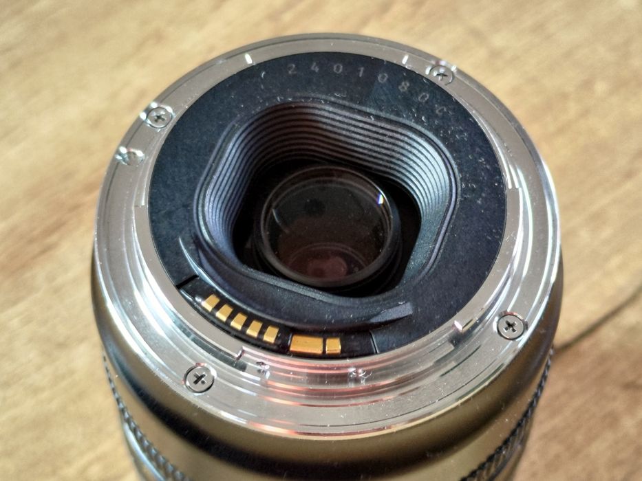 Canon 100-300 f4.5-5.6 USM