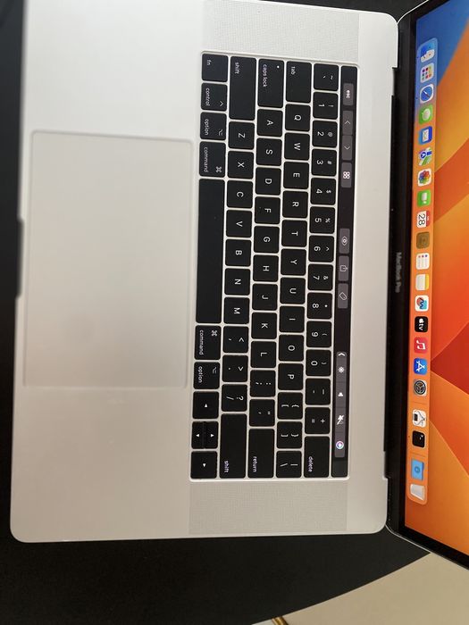MacBook Pro 15” A1707 [2017r] bardzo zadbany