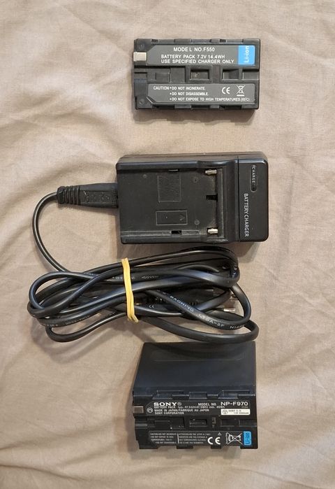 батарея Sony NP-F970 плюс зарядне