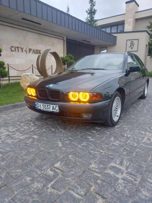 BMW 5-series e39 528i