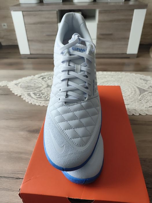 Sprzedam nowe buty halowe Nike lunargato 2 rozmiar 43