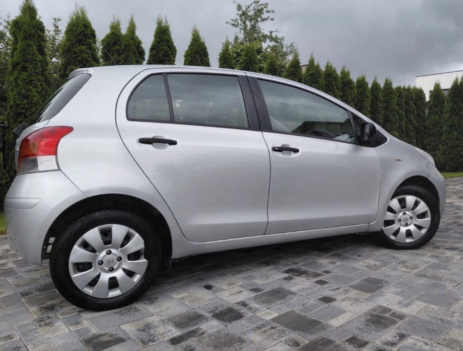 Toyota Yaris 2009, 1,3 benzyna , 100KM, 6-cio biegowa