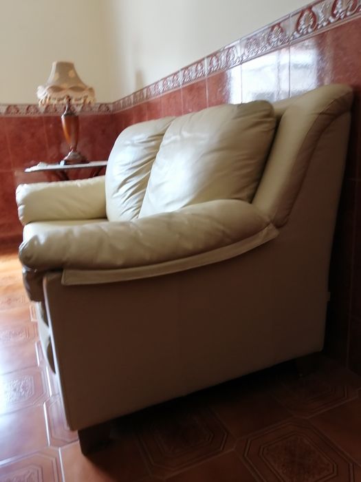 Sofá de pele creme
