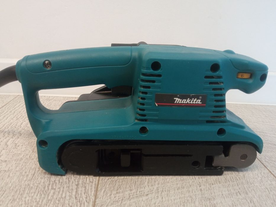 Продам шлифовальная машина Makita 9911
