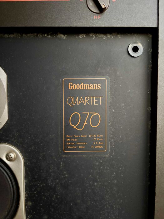 Colunas Goodmans Q70