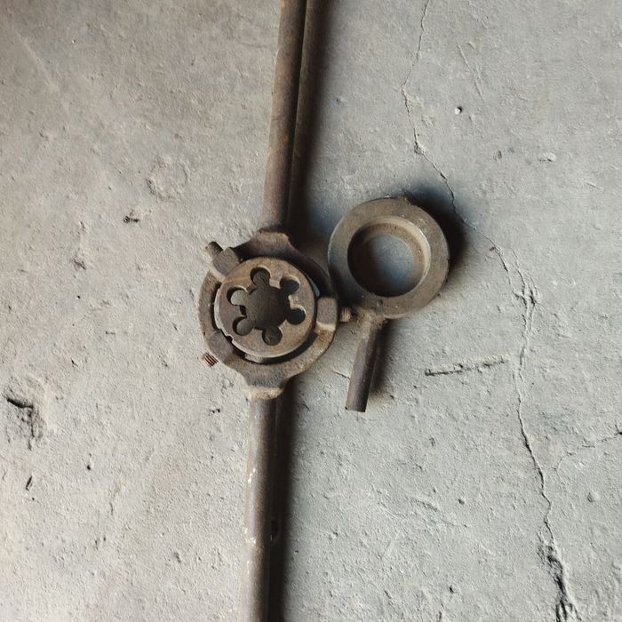 Клупп для нарезки резьбы