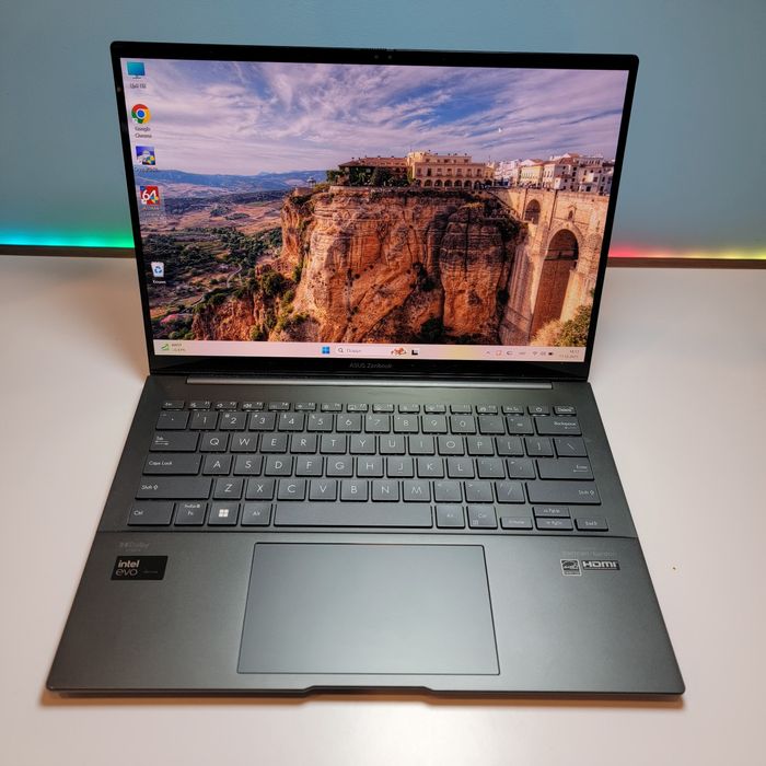 Asus Zenbook Q415M ULTRA 5 125H 8Ram (DDR5  7467 Mhz) 512SSD