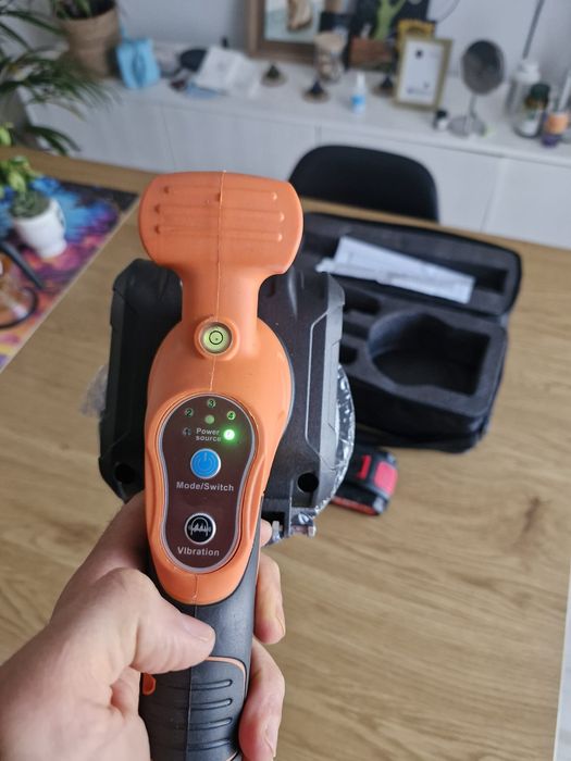 Máquina Vibratória para Assentar Azulejos com Ventosa + 2 Baterias 21V