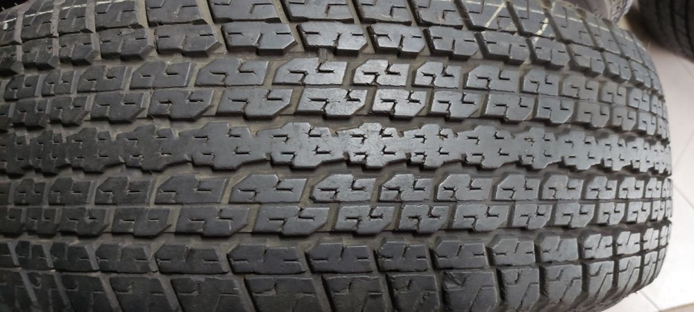 Pneus 275/65/17 Bridgestone semi novos