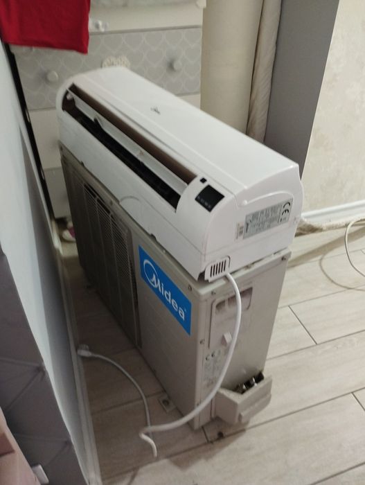 кондиціонер вуличний, Фірми Мідеа