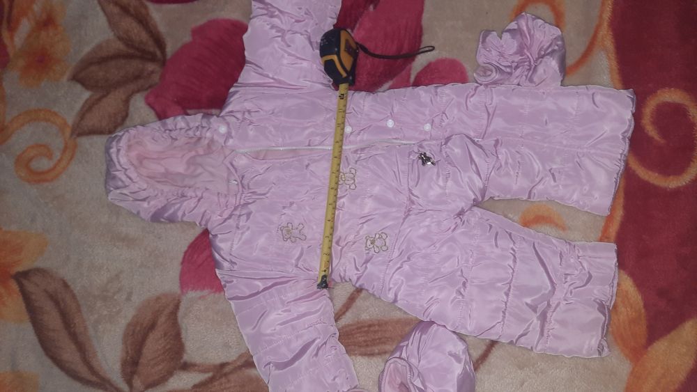 Продам зимний комбинезон на годик