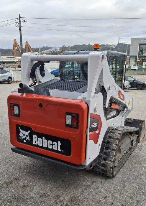 Mini Carregador de Rastos – Bobcat T590