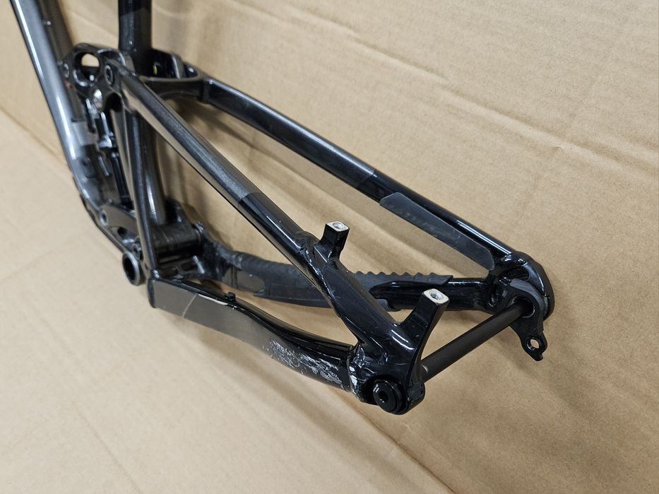 Rama frameset GIANT TRANCE X II M , Fox DPX2 , DUB ( trail , enduro )