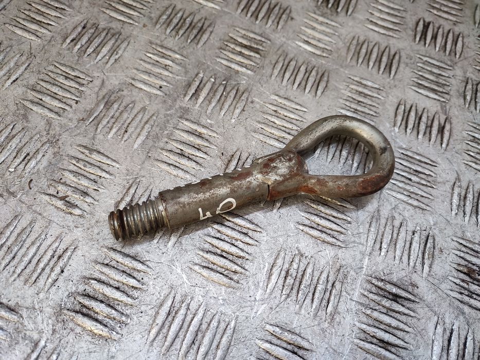 Opel Astra III H hak holowniczy wkrętka ucho