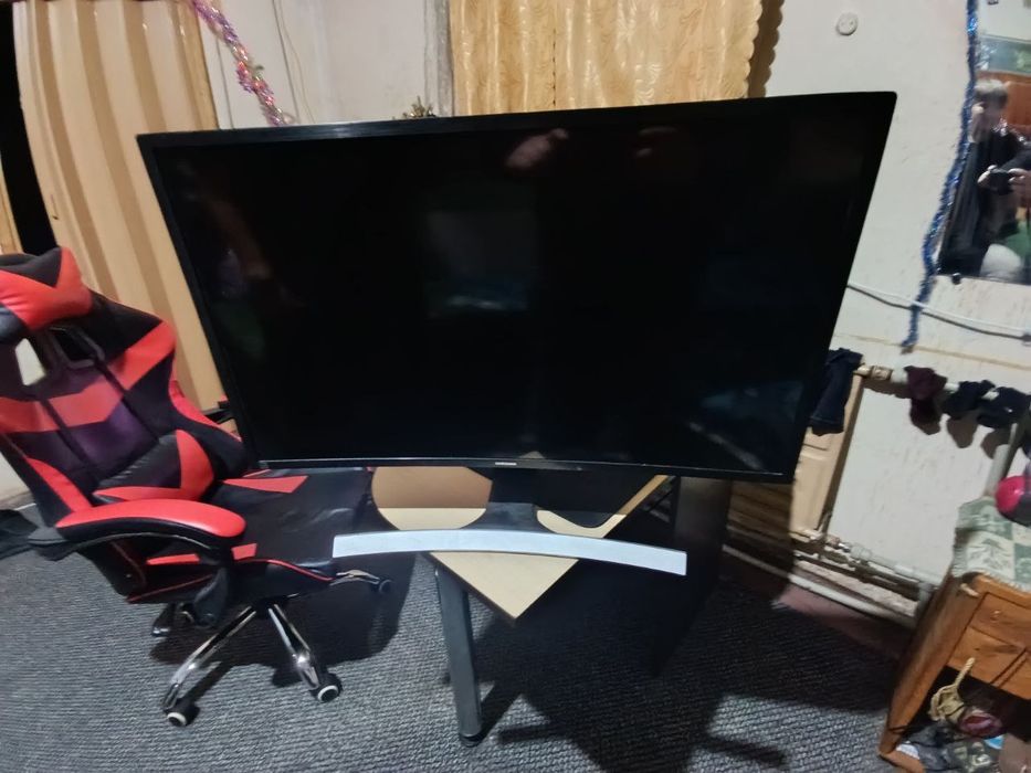 Продам монітор Samsung Ізогнутий