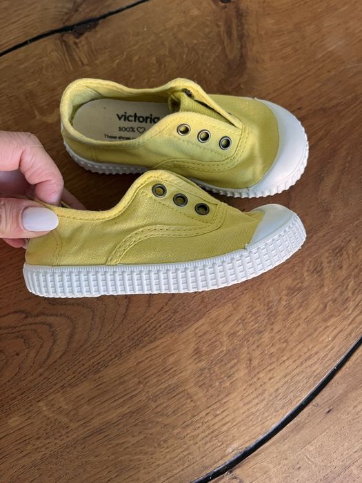Tenis de criança n23 vitoria tres pares